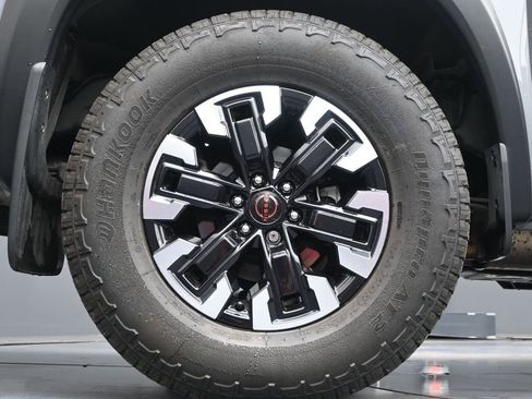 Used 2023 Nissan Frontier Pro-X w/ Pro Convenience Package RWD image 9