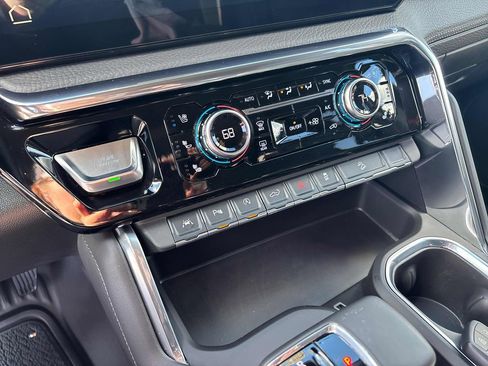 Used 2025 GMC Sierra 1500 Denali image 29