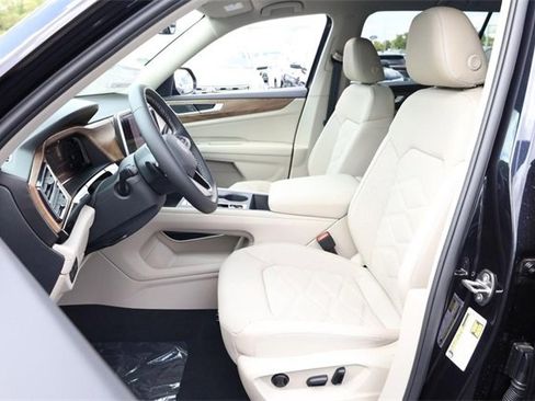 New 2026 Volkswagen Atlas SE image 10