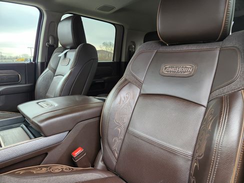 Used 2025 RAM 3500 Longhorn image 24