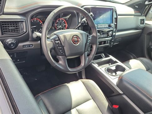 Used 2023 Nissan Titan PRO-4X w/ Pro-4x Convenience Package image 3
