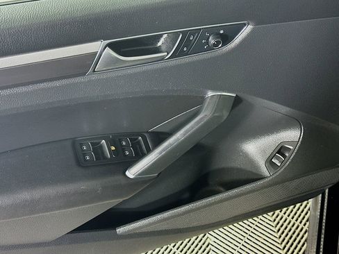 Used 2016 Volkswagen Passat 1.8T R-Line image 23
