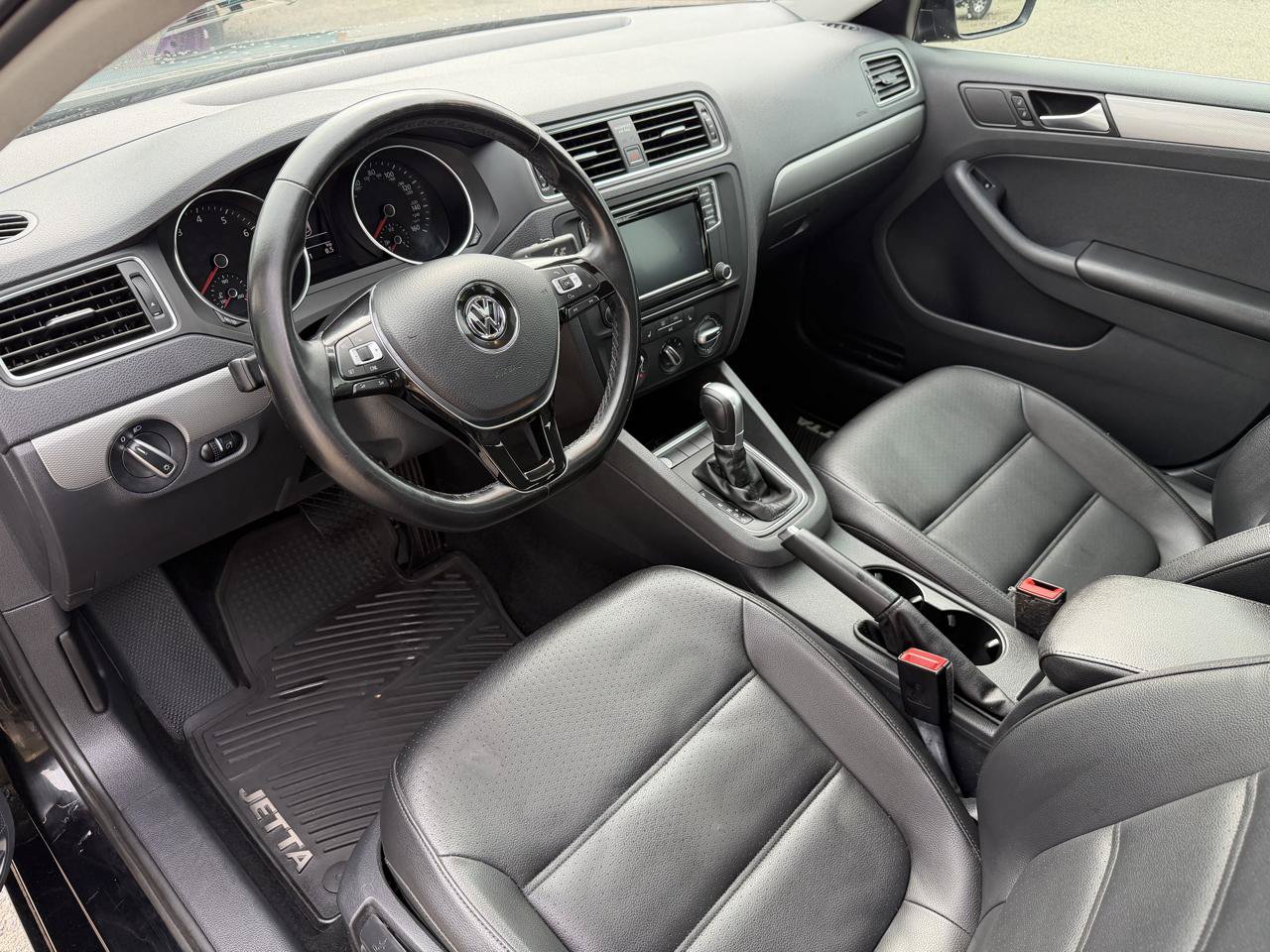 Used 2018 Volkswagen Jetta SE FWD image 10