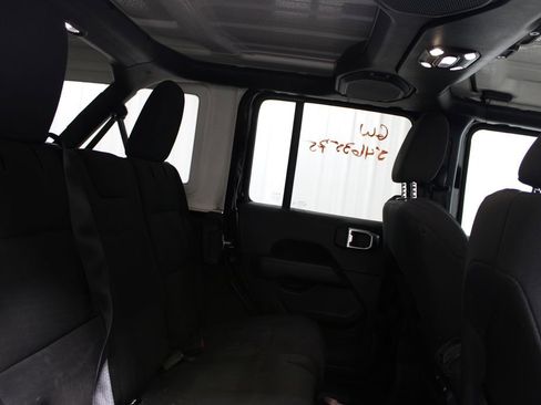 Used 2023 Jeep Wrangler Sahara image 21