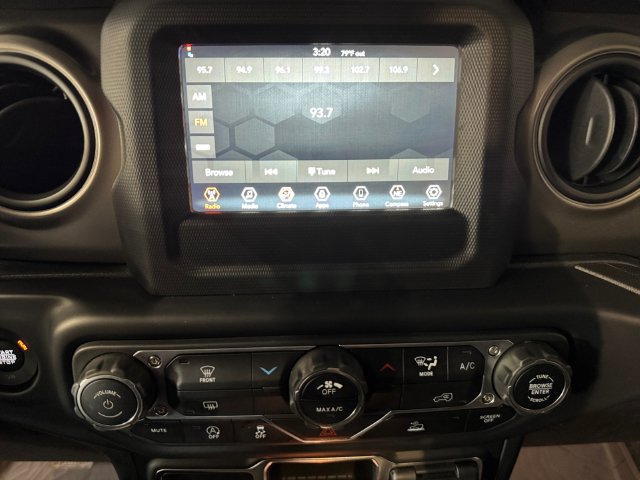 Used 2022 Jeep Gladiator Sport AWD/4WD image 6