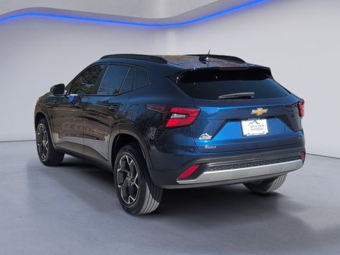 Used 2024 Chevrolet Trax LT w/ Driver Confidence Package image 4