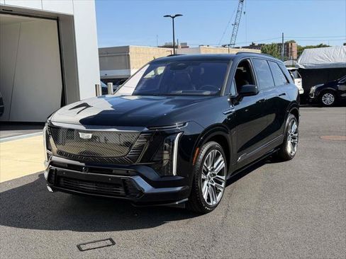 Used 2026 Cadillac Vistiq Platinum w/ LPO, Floor Liner Package AWD/4WD image 3