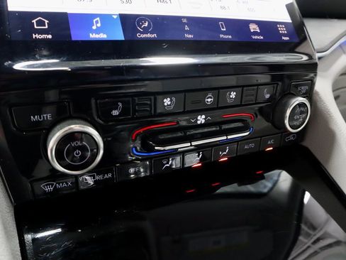 Used 2023 Jeep Grand Cherokee L Overland image 37