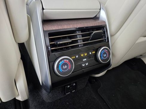 Certified 2023 Land Rover Range Rover SE image 13