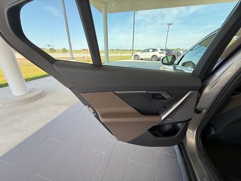 Used 2025 BMW 530i w/ Premium Package image 22