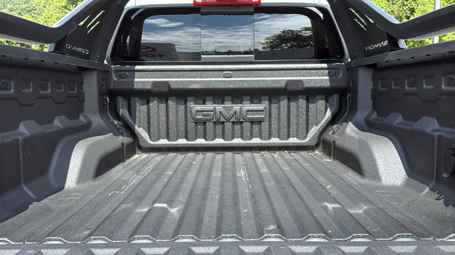 Used 2025 GMC Canyon AT4 w/ Nightfall Edition AWD/4WD image 25