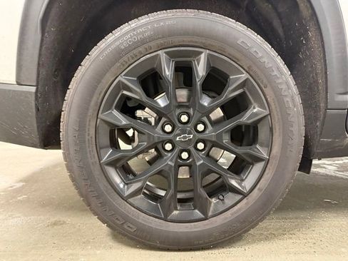 Used 2025 Chevrolet Traverse LT w/ Midnight/Sport Edition FWD image 25