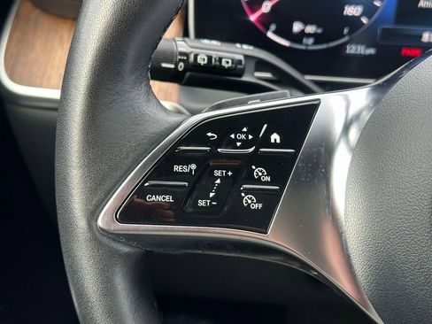 Used 2024 Mercedes-Benz GLC 300 4MATIC image 23