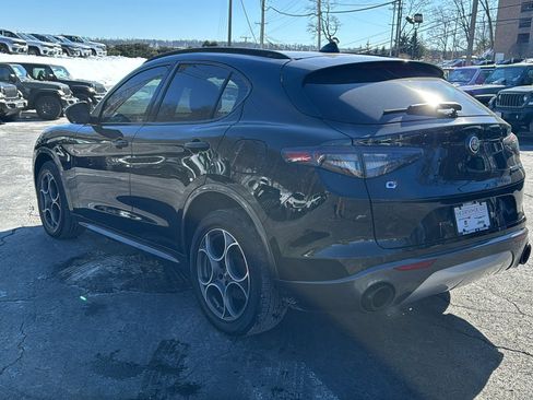 Used 2024 Alfa Romeo Stelvio Ti image 9