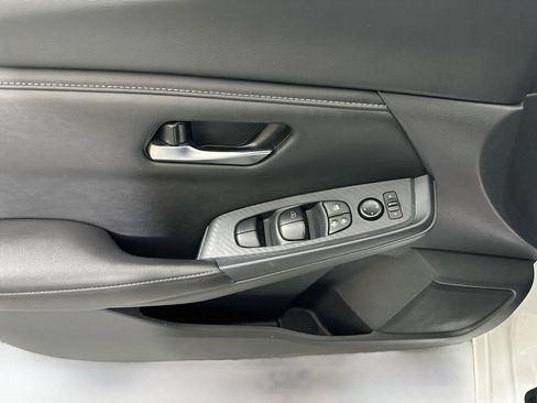 Used 2024 Nissan Sentra SV FWD image 15