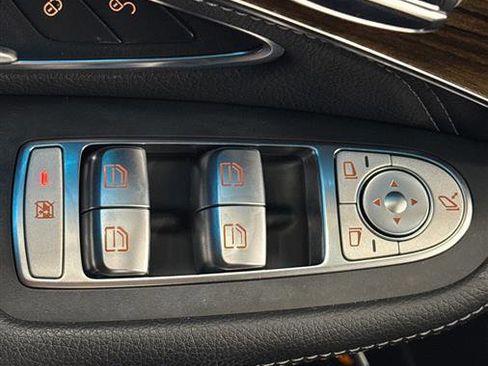 Used 2017 Mercedes-Benz GLC 300 300 4MATIC image 29