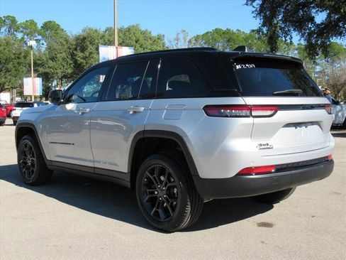 New 2025 Jeep Grand Cherokee Limited image 4