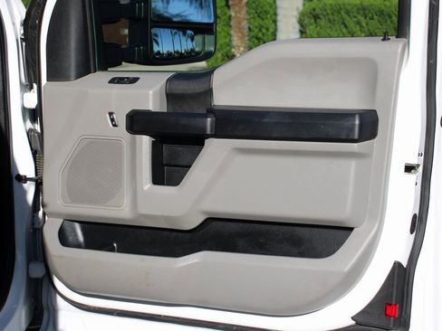 Used 2020 Ford F250 XL w/ Power Equipment Group image 38