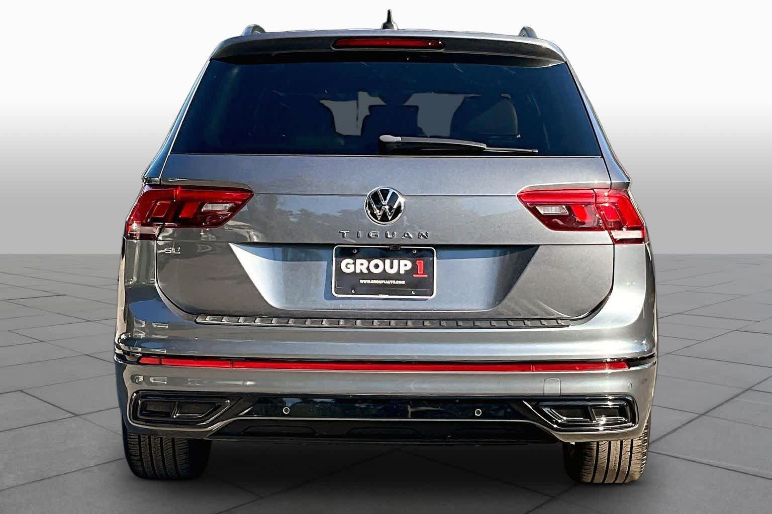Used 2024 Volkswagen Tiguan SE R-Line FWD image 5