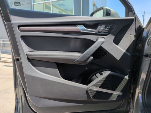 Used 2023 Audi Q5 e Premium Plus w/ Premium Plus Package image 14