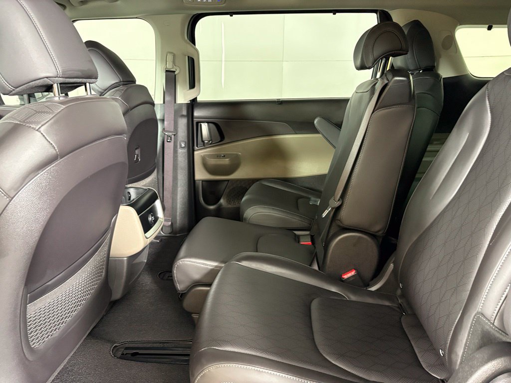 New 2026 Kia Carnival EX FWD image 35