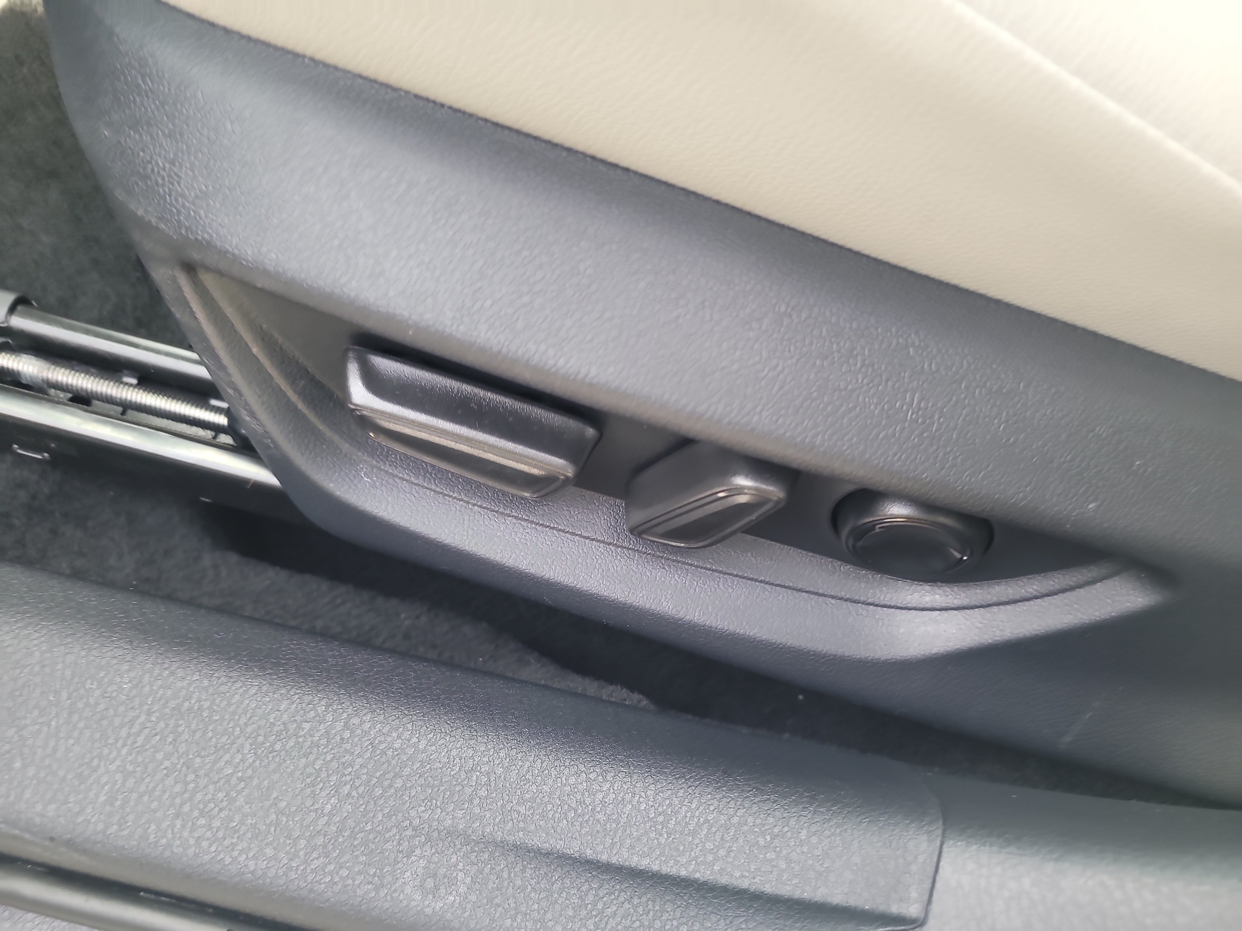 Certified 2025 Toyota Camry XLE w/ Premium Plus Package FWD image 17