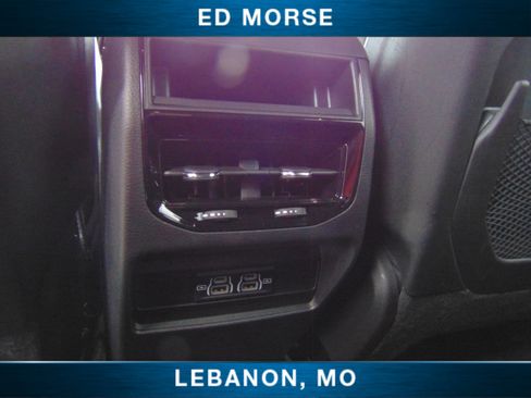 Used 2024 Jeep Grand Cherokee Laredo image 14