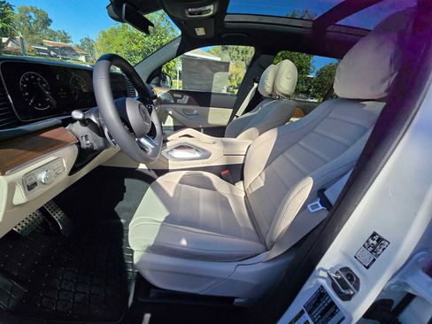New 2026 Mercedes-Benz GLS 580 4MATIC image 26