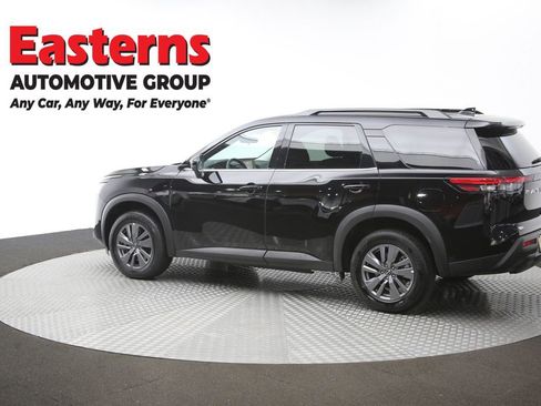 Used 2025 Nissan Pathfinder SV FWD image 64