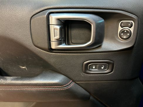 Used 2018 Jeep Wrangler Unlimited Rubicon image 10