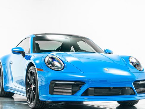 Used 2023 Porsche 911 Carrera 4S AWD/4WD image 3
