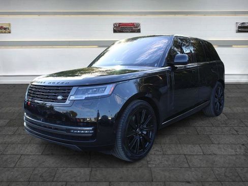 Used 2023 Land Rover Range Rover SE AWD/4WD image 3