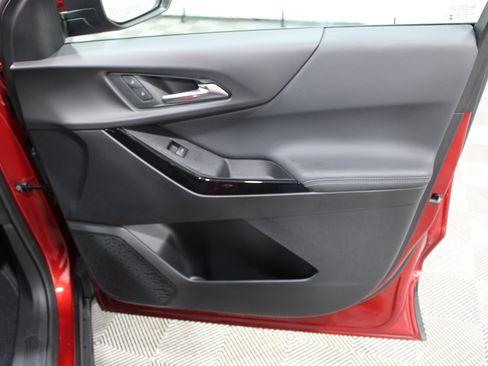 Used 2025 Chevrolet Equinox LT FWD image 26