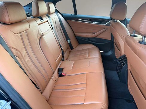 Used 2018 BMW 530i xDrive 530i xDrive Sedan 4D w/ Premium Package image 38