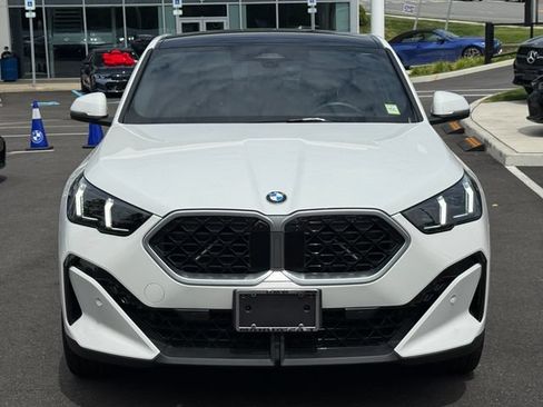 Used 2025 BMW X2 xDrive28i w/ Premium Package AWD/4WD image 2