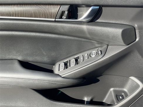 Certified 2021 Honda Accord EX image 23