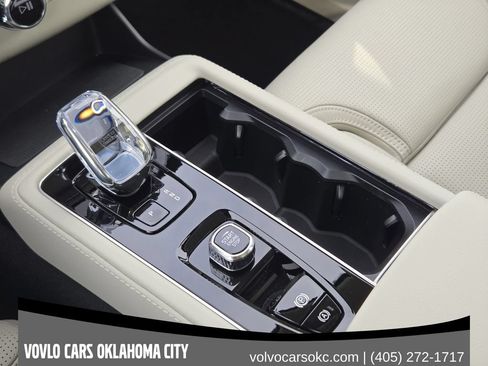 Used 2026 Volvo XC90 B6 Ultra w/ Protection Package AWD/4WD image 20