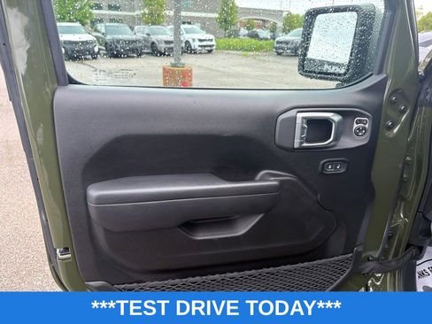 Used 2024 Jeep Wrangler Unlimited Rubicon 4xe w/ Technology Group AWD/4WD image 10