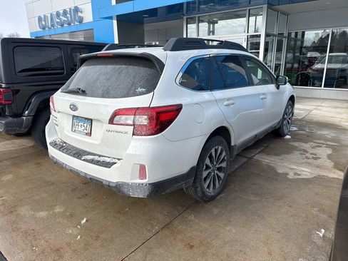 Used 2015 Subaru Outback 2.5i Limited image 3