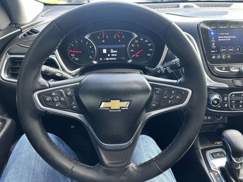 Used 2023 Chevrolet Equinox Premier image 35