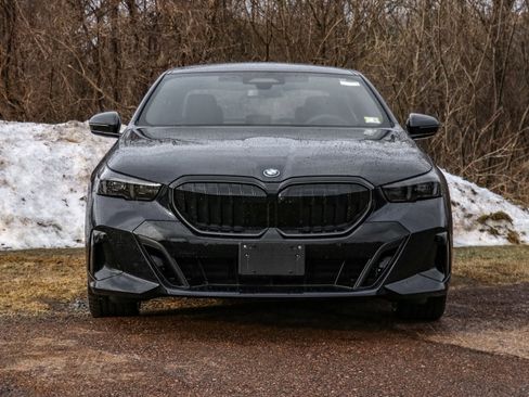 New 2026 BMW 550e xDrive image 4