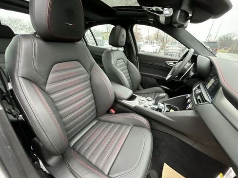 New 2025 Alfa Romeo Giulia AWD w/ Driving Assist Package image 15