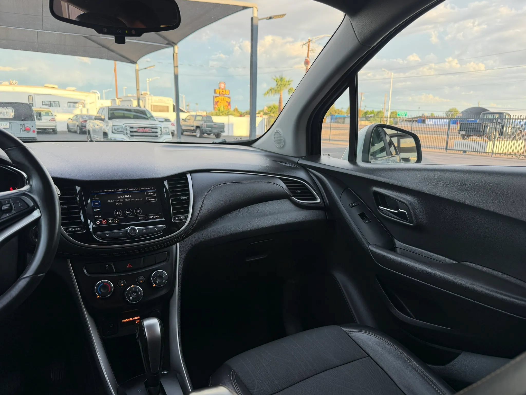 Used 2019 Chevrolet Trax LT w/ LT Convenience Package FWD image 25