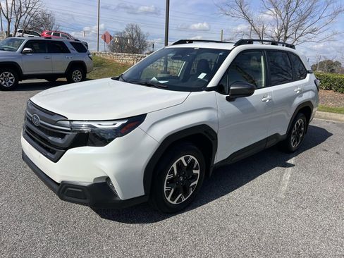 Used 2025 Subaru Forester Premium w/ Convenience Package #1 image 3