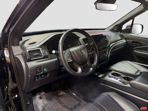 Used 2025 Honda Passport TrailSport image 9