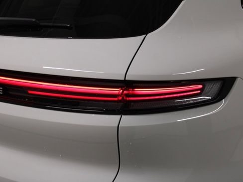 Certified 2025 Porsche Cayenne image 10