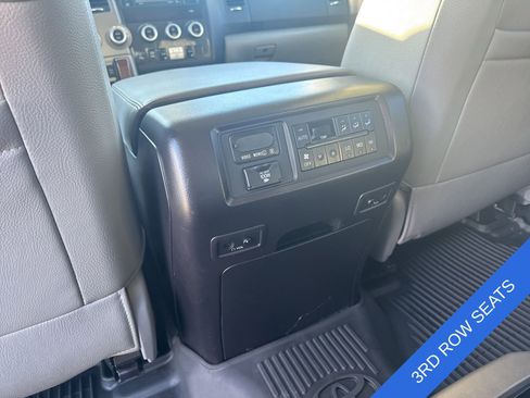 Used 2017 Toyota Sequoia Platinum image 21
