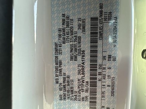 Used 2024 Ford F150 Platinum image 17