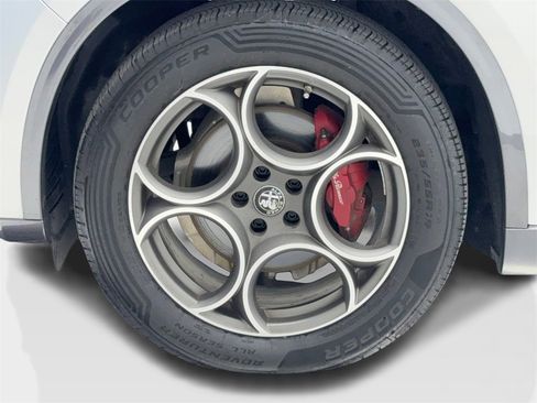 Used 2022 Alfa Romeo Stelvio Ti image 43