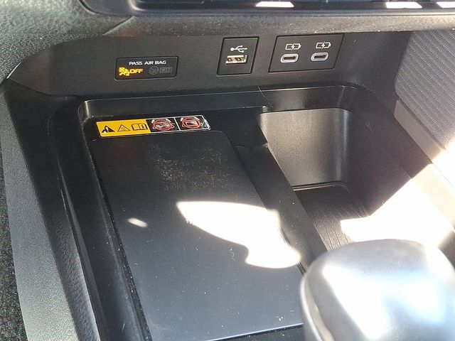 Used 2025 Toyota Camry SE w/ Convenience Package AWD/4WD image 21